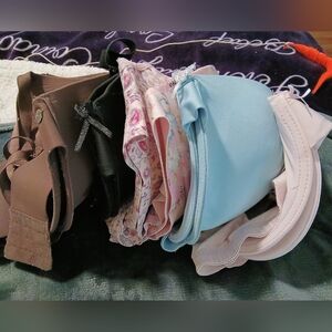 6 pack of 42/44** underwire bras, excellent condition!